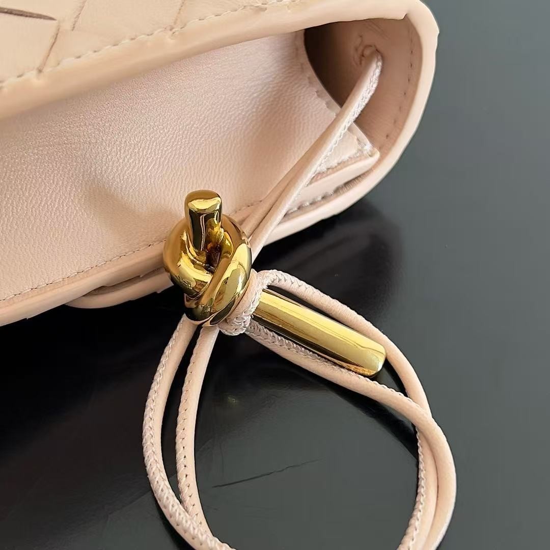 「#3844」BOTTECA VENETA uses exquisite craftsmanship intreccio woven imported sheepskin evening clutch bag Si