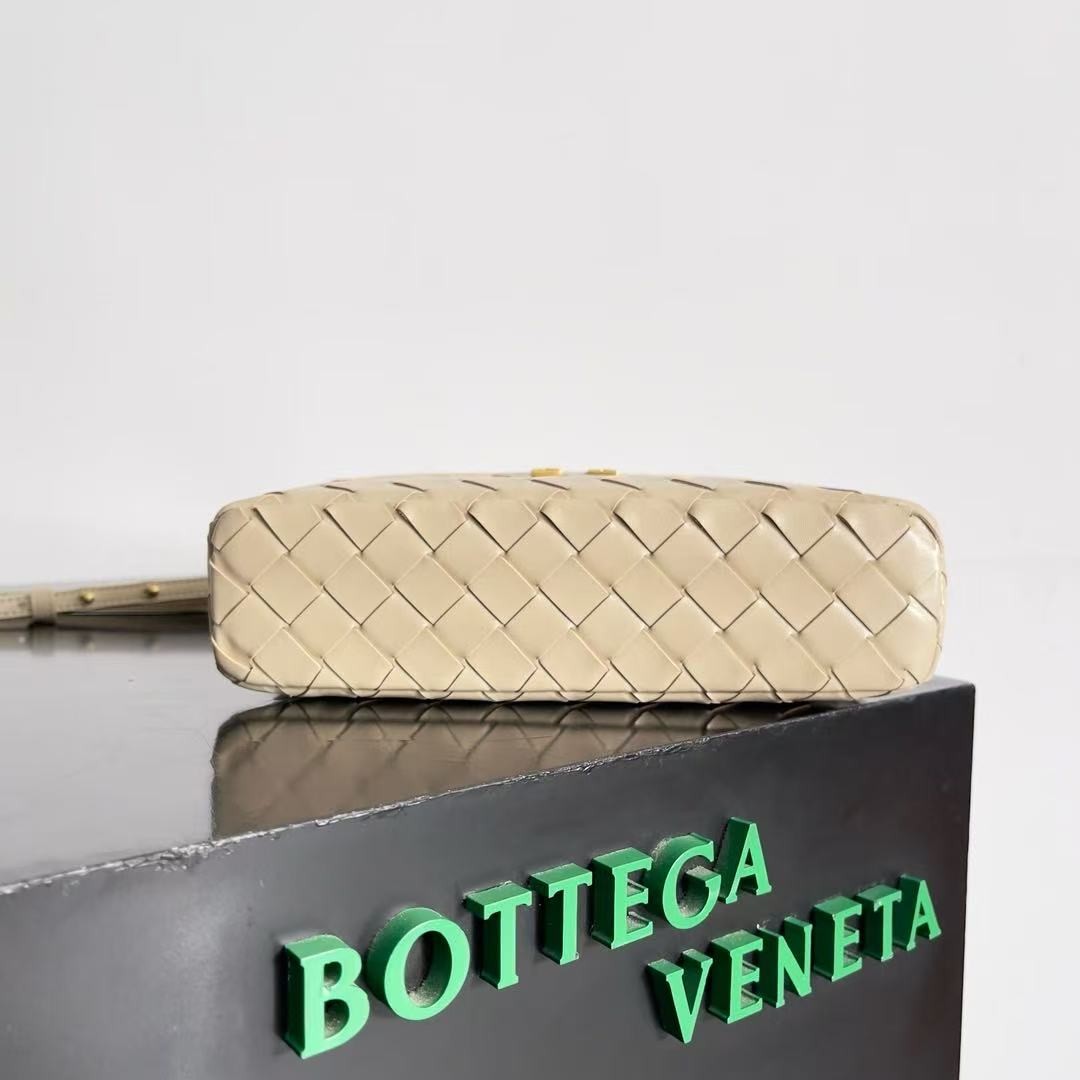 「#3862」BOTTECA VENETA uses exquisite craftsmanship intreccio weaving imported sheepskin leather Crossbody t