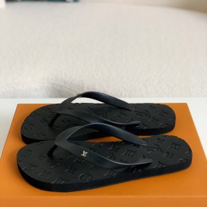 「#75」Louis Vuitton flip flops