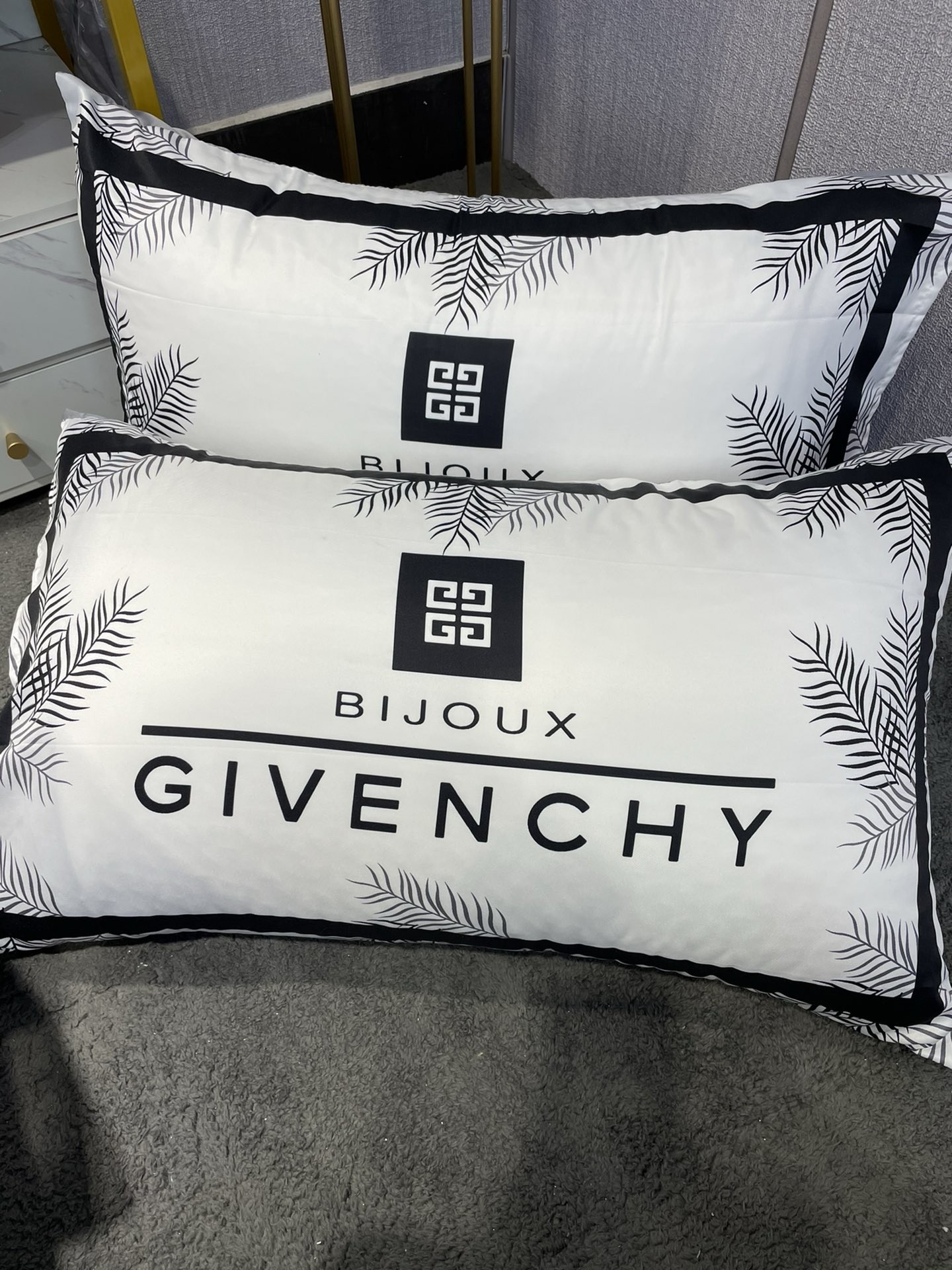 「#2256」Bedding-GIVENCHY four-piece set