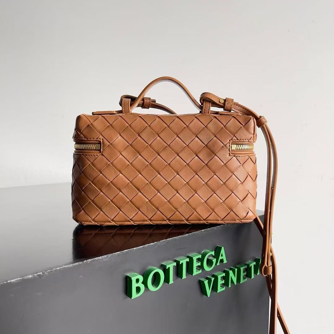 「#3856」BOTTECA VENETA uses exquisite craftsmanship intreccio weaving imported sheepskin leather Crossbody t