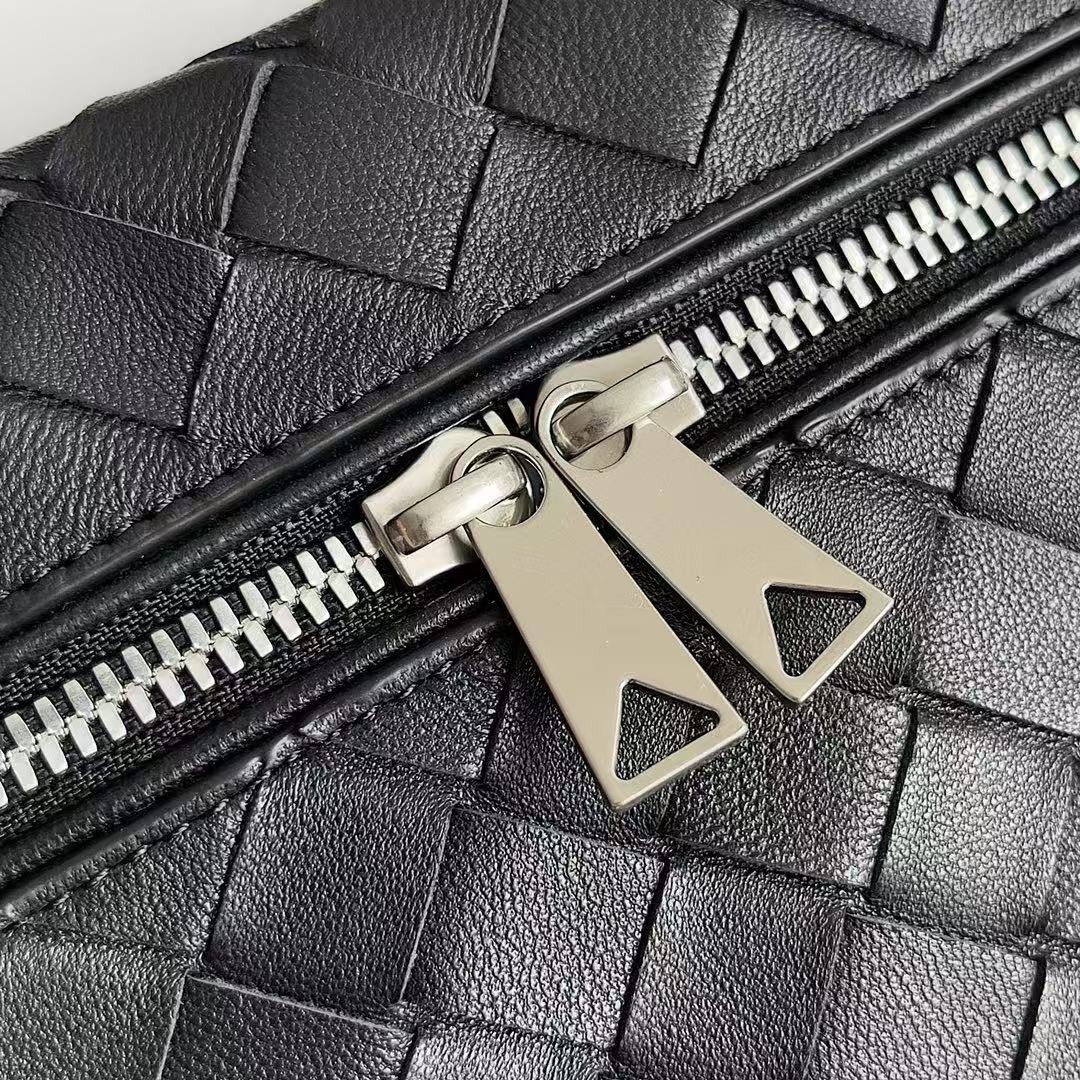「#3858」BOTTECA VENETA uses exquisite craftsmanship intreccio weaving imported sheepskin leather Crossbody t