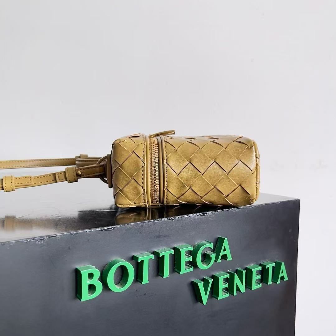 「#3854」BOTTECA VENETA uses exquisite craftsmanship intreccio weaving imported sheepskin leather Crossbody t