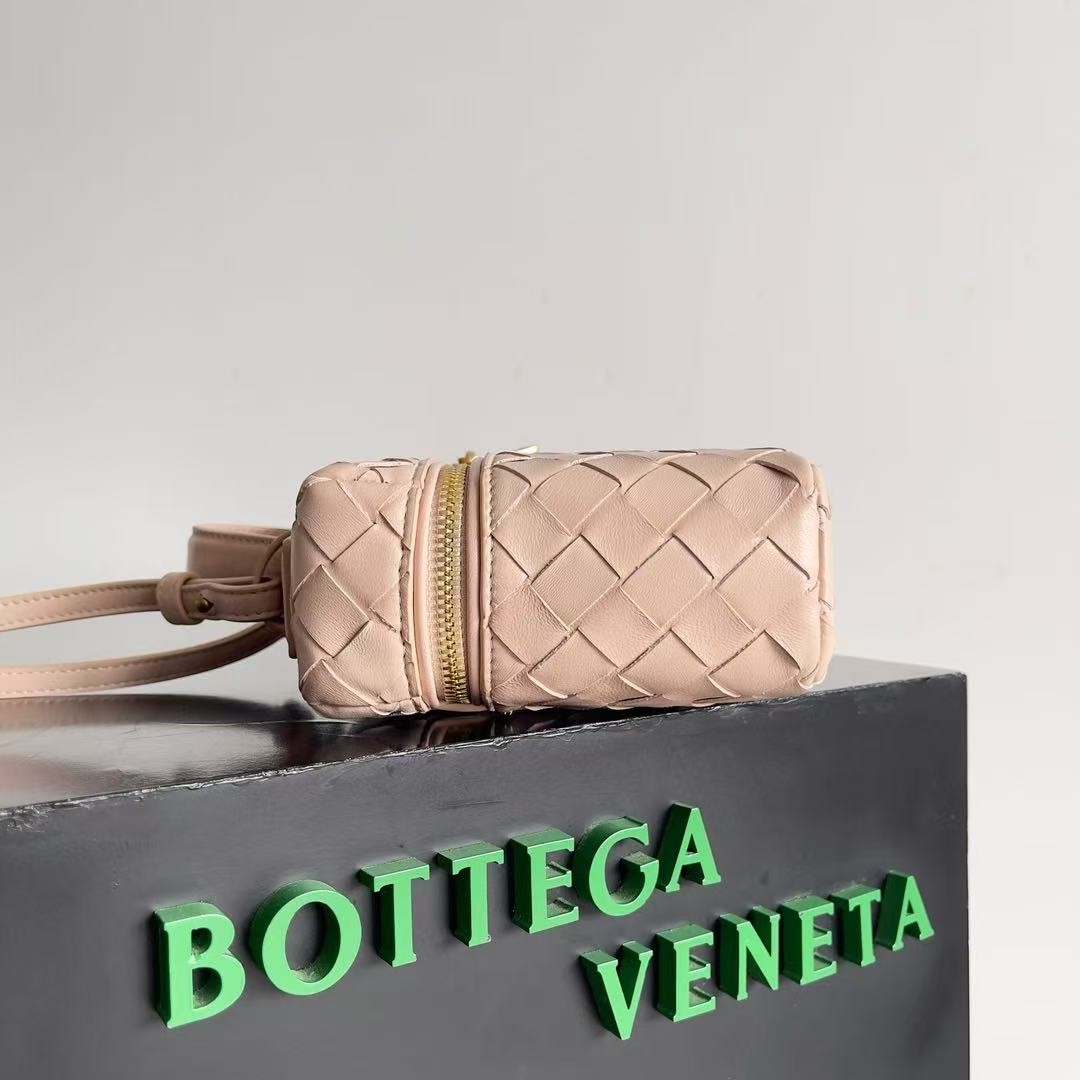 「#3857」BOTTECA VENETA uses exquisite craftsmanship intreccio weaving imported sheepskin leather Crossbody t