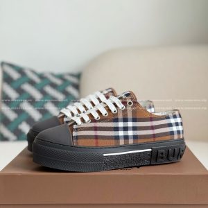 「#4834」Burberry Low Cut Casual Sports Shoes