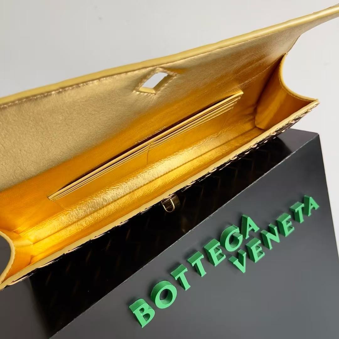 「#3851」BOTTECA VENETA uses exquisite craftsmanship intreccio weaving imported lacquered cowhide leather eve