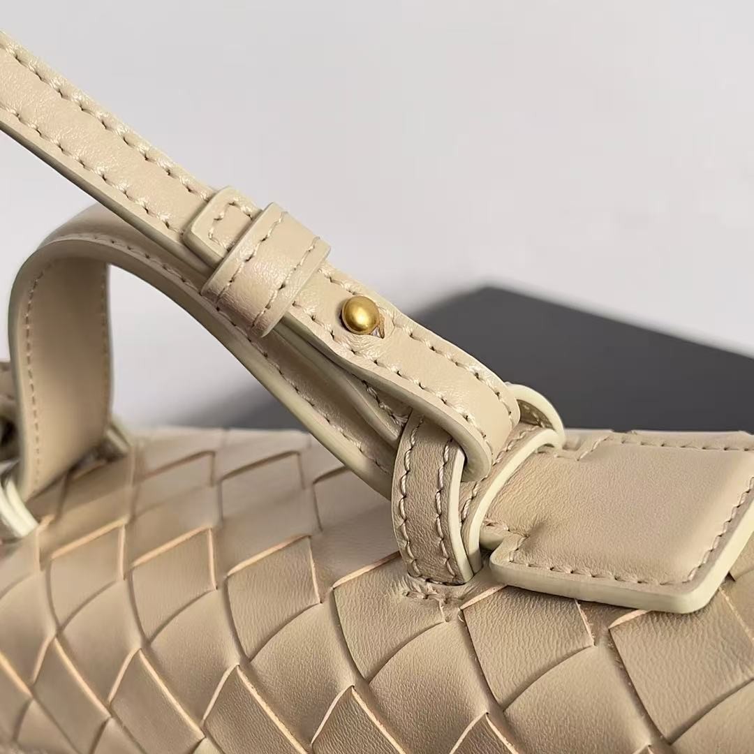 「#3862」BOTTECA VENETA uses exquisite craftsmanship intreccio weaving imported sheepskin leather Crossbody t