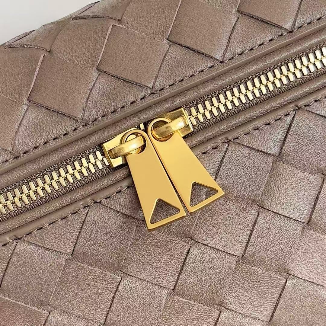 「#3863」BOTTECA VENETA uses exquisite craftsmanship intreccio weaving imported sheepskin leather Crossbody t
