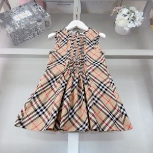 「#1610」Burberry new girls skirt suit