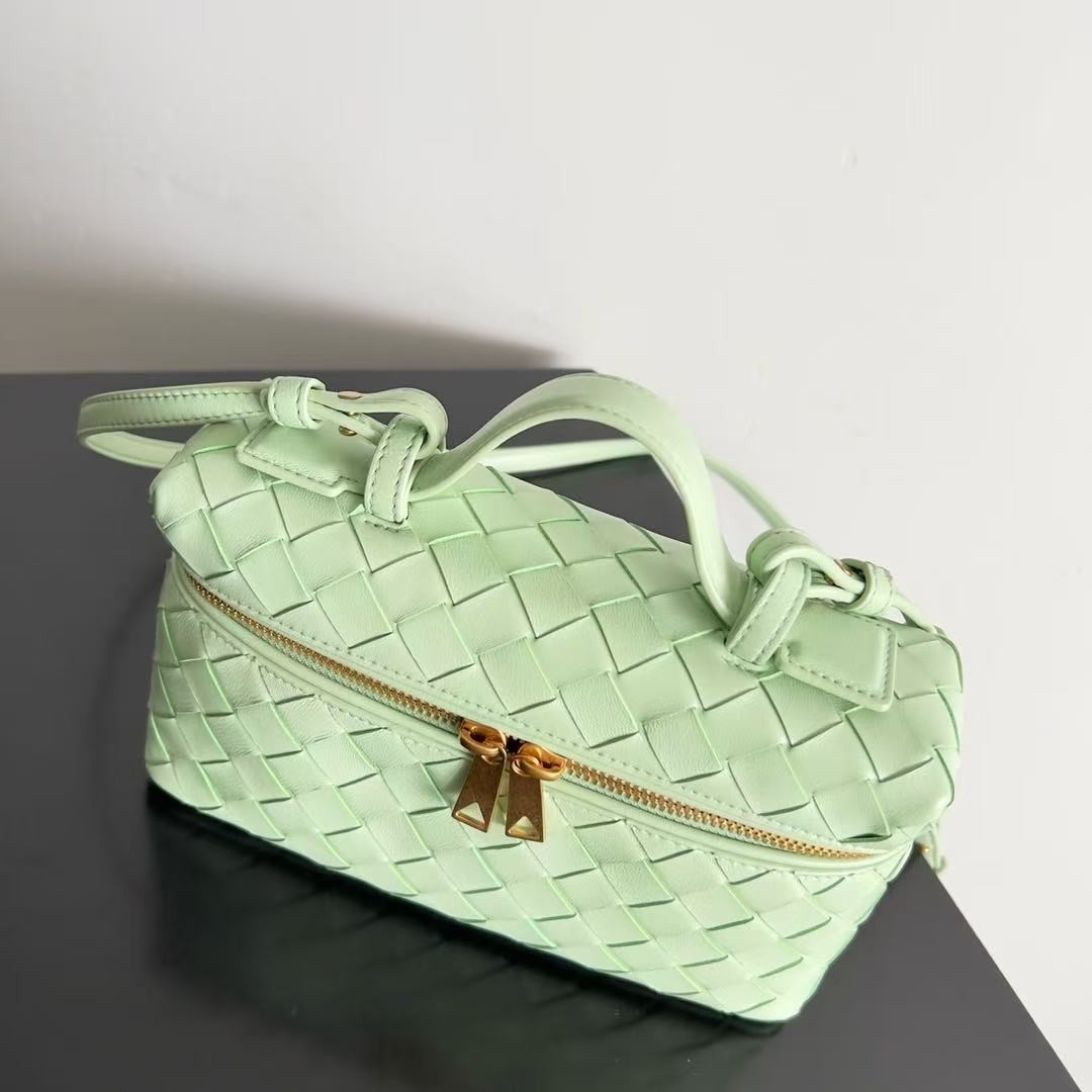 「#3855」BOTTECA VENETA uses exquisite craftsmanship intreccio weaving imported sheepskin leather Crossbody t