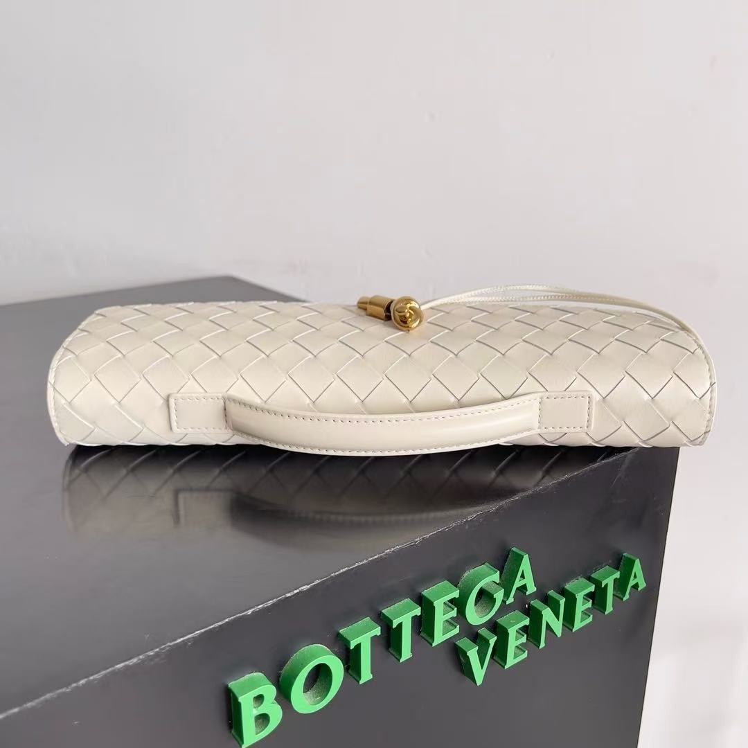 「#3849」BOTTECA VENETA uses exquisite craftsmanship intreccio woven imported sheepskin evening clutch bag Si