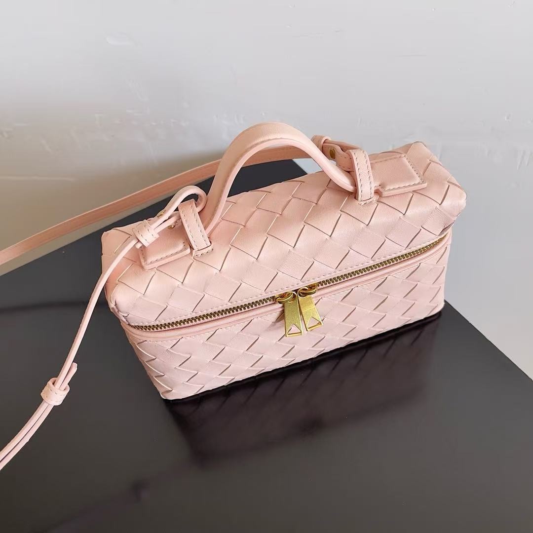 「#3864」BOTTECA VENETA uses exquisite craftsmanship intreccio weaving imported sheepskin leather Crossbody t