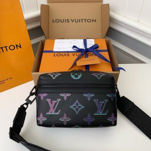 「#499」Lovis Vuitton  COMET 21.5*14*7.5cm