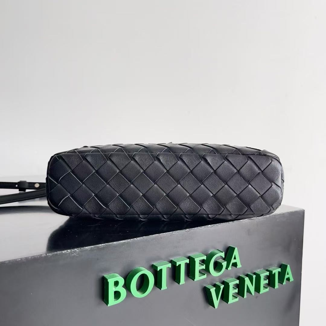 「#3858」BOTTECA VENETA uses exquisite craftsmanship intreccio weaving imported sheepskin leather Crossbody t