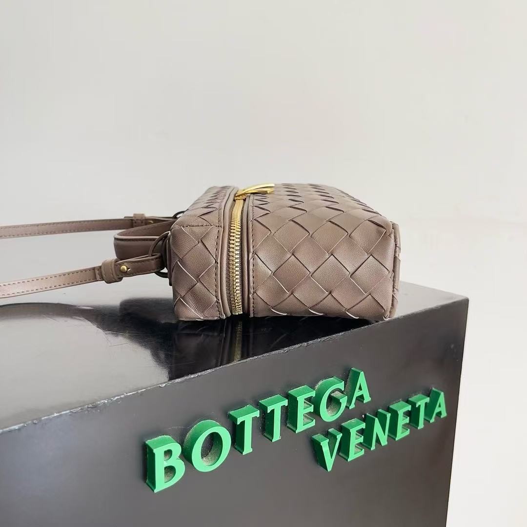 「#3863」BOTTECA VENETA uses exquisite craftsmanship intreccio weaving imported sheepskin leather Crossbody t