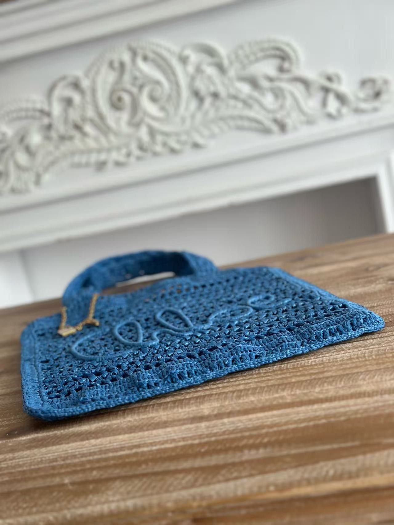 「#3657」chloe spring and summer new SUMMER BANANA dopamine color blue pure handmade straw woven bag Size: 33