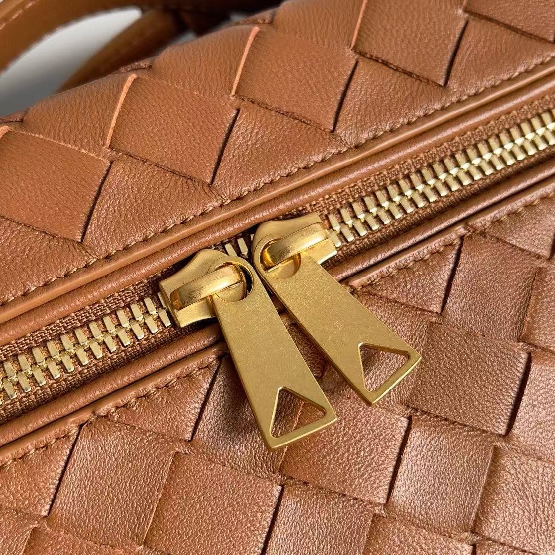 「#3856」BOTTECA VENETA uses exquisite craftsmanship intreccio weaving imported sheepskin leather Crossbody t