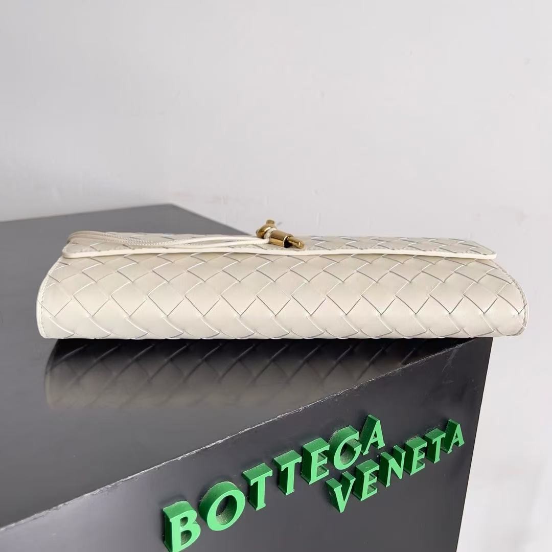 「#3849」BOTTECA VENETA uses exquisite craftsmanship intreccio woven imported sheepskin evening clutch bag Si