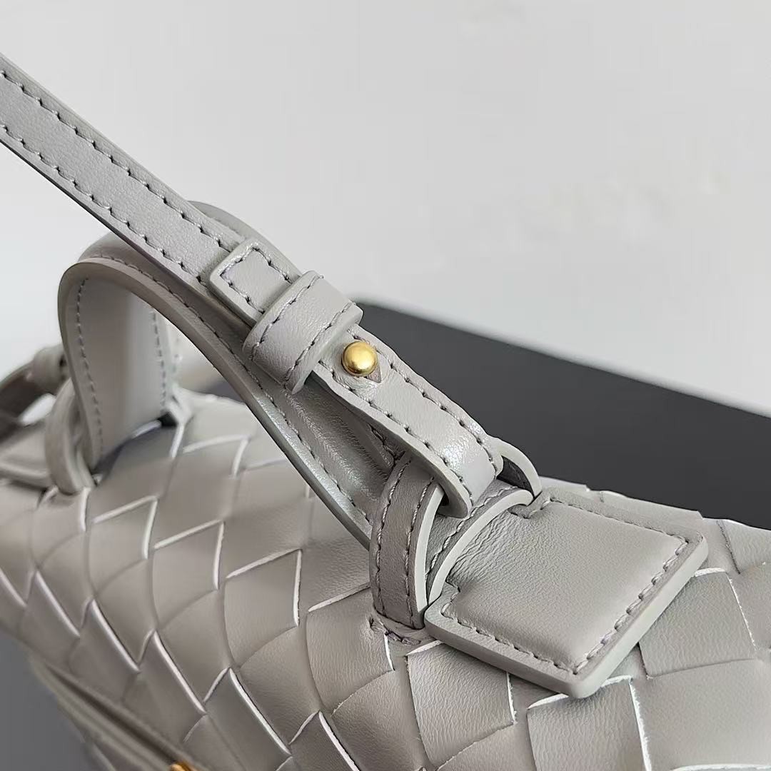 「#3865」BOTTECA VENETA uses exquisite craftsmanship intreccio weaving imported sheepskin leather Crossbody t