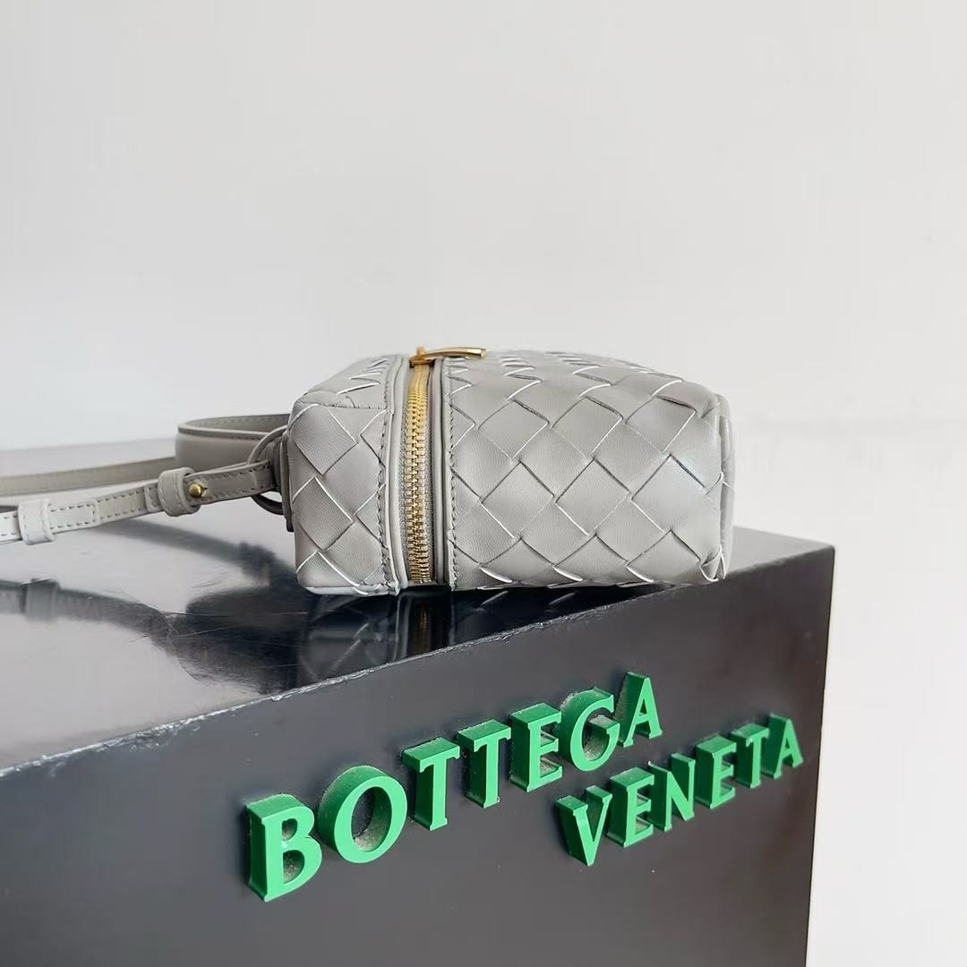 「#3865」BOTTECA VENETA uses exquisite craftsmanship intreccio weaving imported sheepskin leather Crossbody t