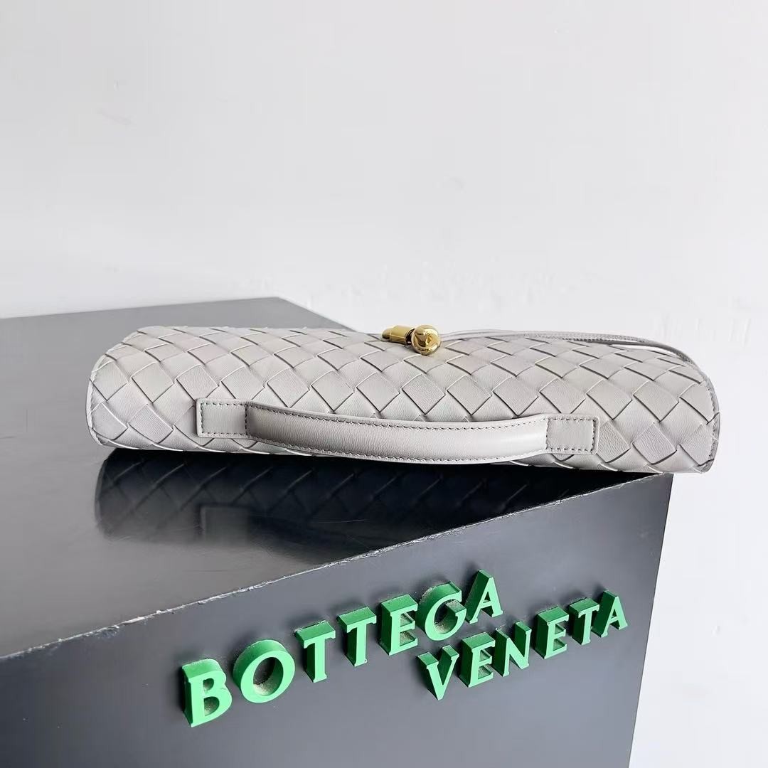 「#3850」BOTTECA VENETA uses exquisite craftsmanship intreccio woven imported sheepskin evening clutch bag Si