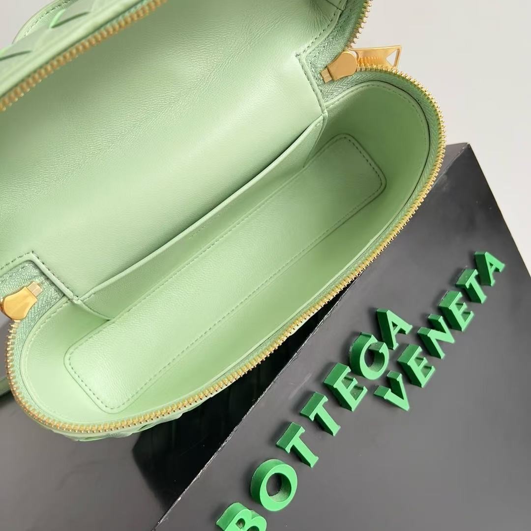 「#3855」BOTTECA VENETA uses exquisite craftsmanship intreccio weaving imported sheepskin leather Crossbody t