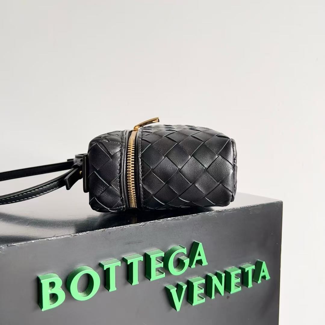 「#3860」BOTTECA VENETA uses exquisite craftsmanship intreccio weaving imported sheepskin leather Crossbody t
