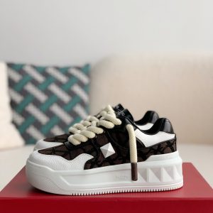 「#1003」Valentino One Stud Sneakers
