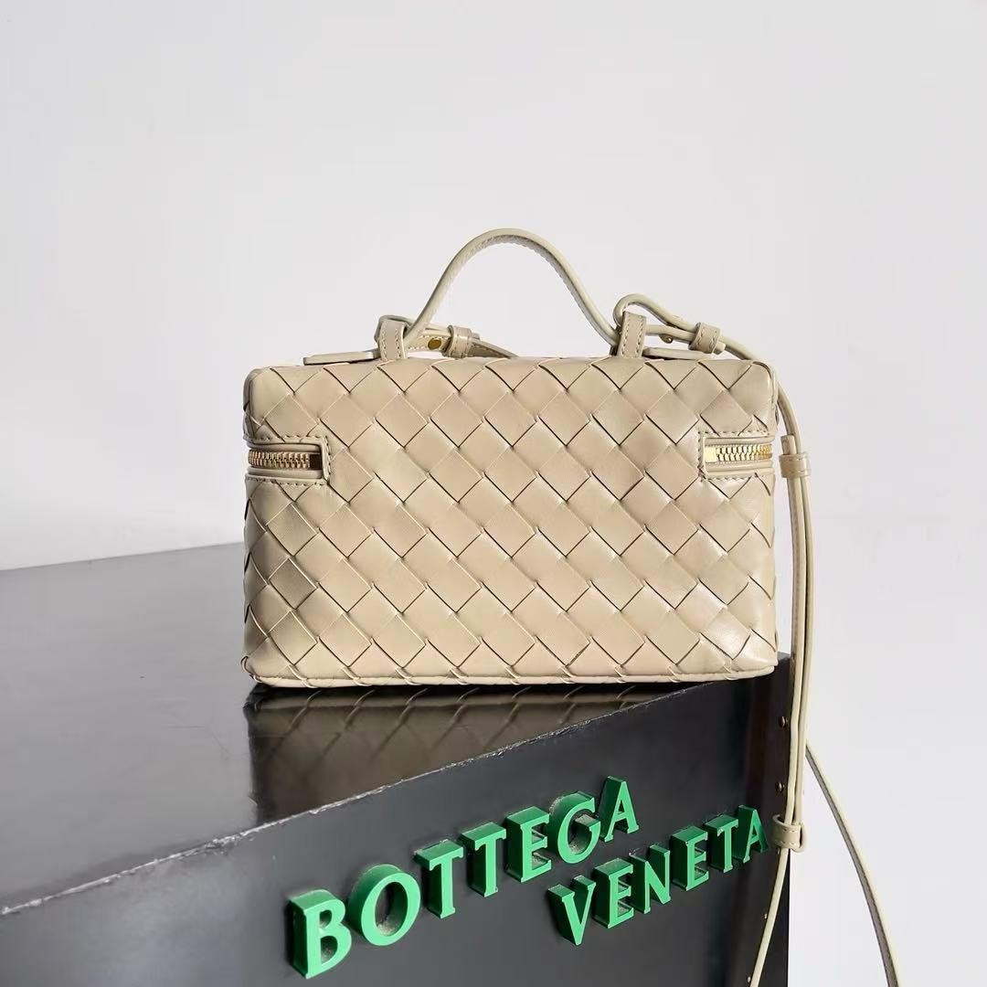 「#3862」BOTTECA VENETA uses exquisite craftsmanship intreccio weaving imported sheepskin leather Crossbody t