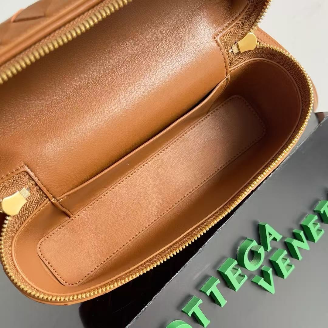 「#3856」BOTTECA VENETA uses exquisite craftsmanship intreccio weaving imported sheepskin leather Crossbody t