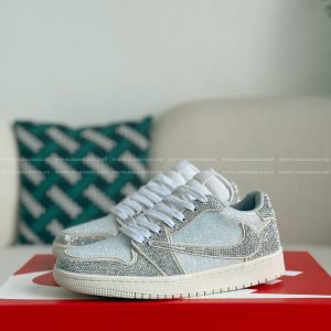 「#4541」Jordan 1 Hand-Set Rhinestones Low Sneakers