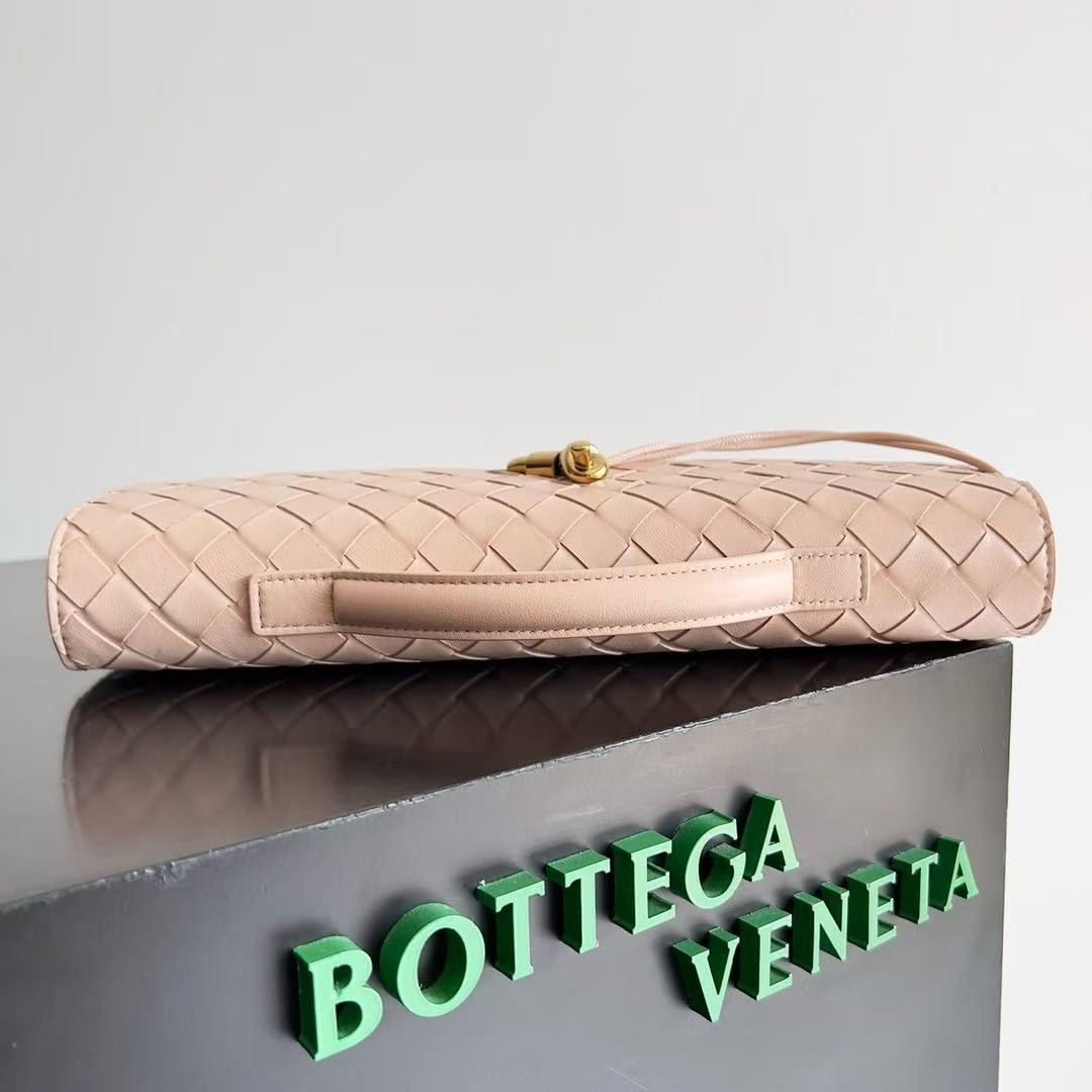 「#3844」BOTTECA VENETA uses exquisite craftsmanship intreccio woven imported sheepskin evening clutch bag Si