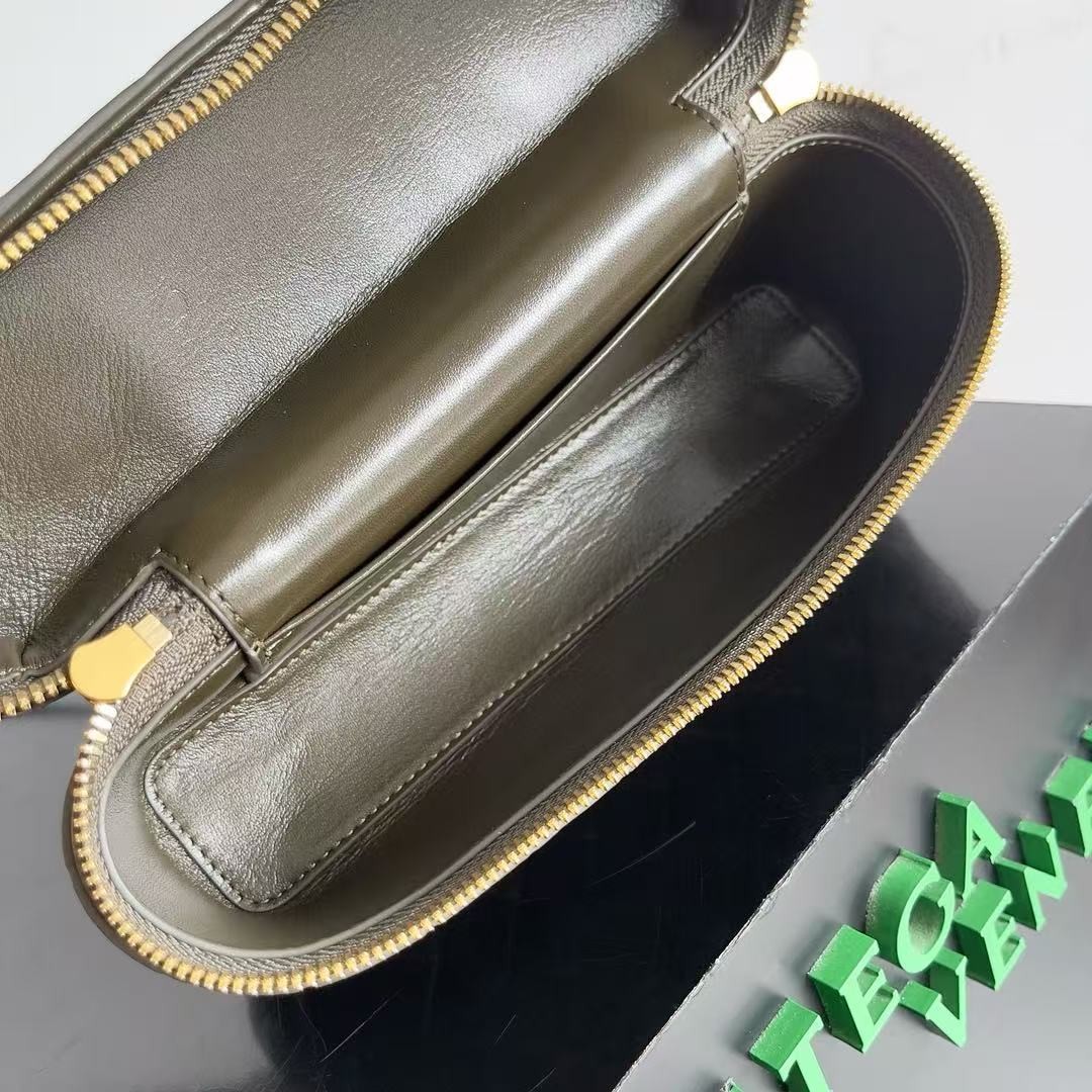 「#3861」BOTTECA VENETA uses exquisite craftsmanship intreccio weaving imported sheepskin leather Crossbody t