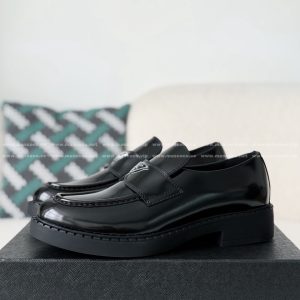 「#858」Prada Classic Leather Shoes Triangle Logo Loafers