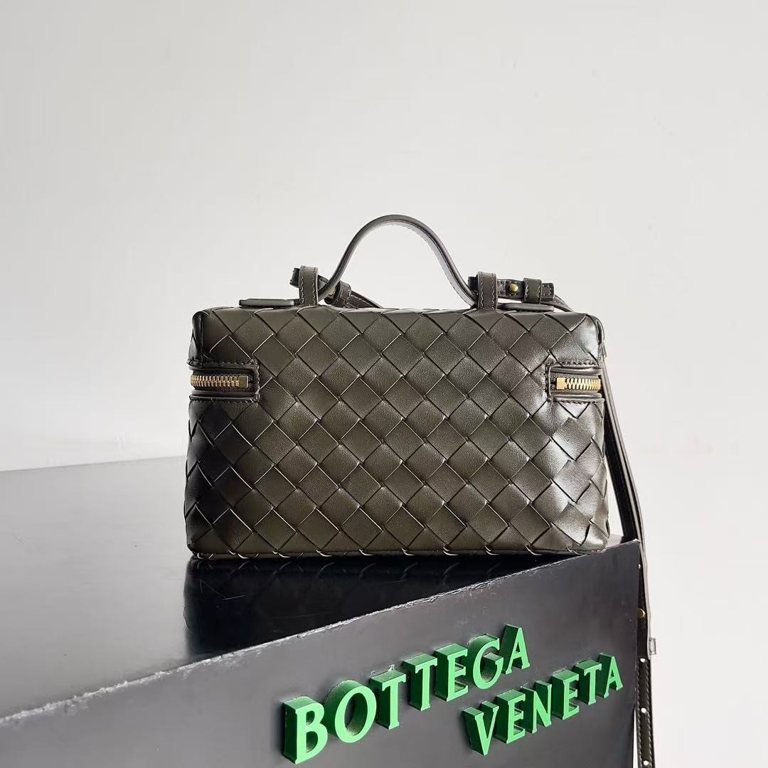 「#3861」BOTTECA VENETA uses exquisite craftsmanship intreccio weaving imported sheepskin leather Crossbody t