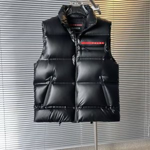 「#2625」Prada classic red label new down vest