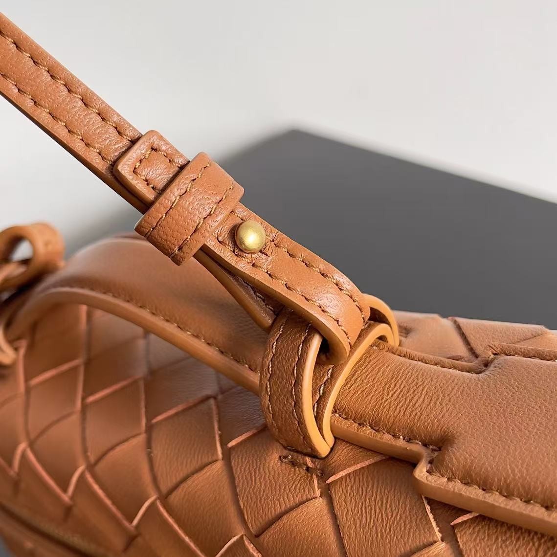 「#3856」BOTTECA VENETA uses exquisite craftsmanship intreccio weaving imported sheepskin leather Crossbody t