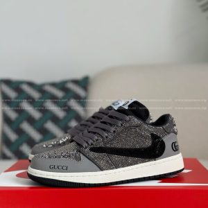 「#4537」Jordan 1 x Gucci Hand-Set Rhinestones Low Sneaker