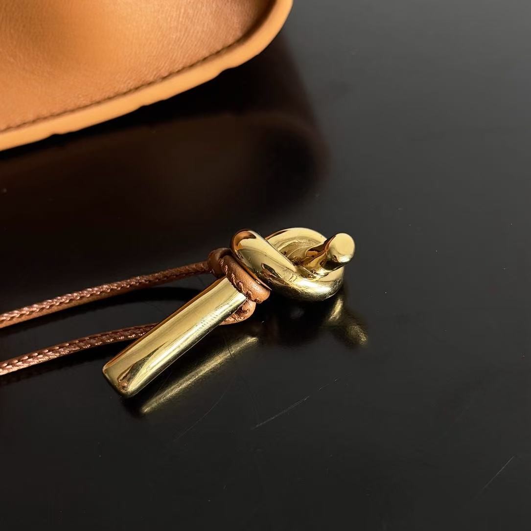 「#3843」BOTTECA VENETA uses exquisite craftsmanship intreccio woven imported sheepskin evening clutch bag Si