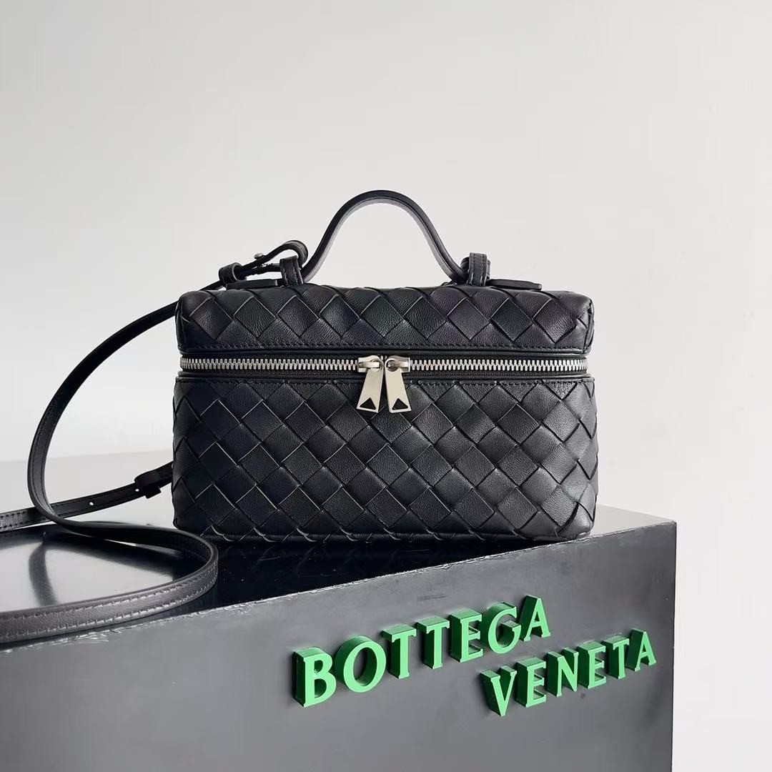 「#3858」BOTTECA VENETA uses exquisite craftsmanship intreccio weaving imported sheepskin leather Crossbody t