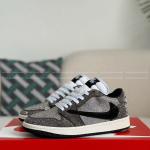 「#4546」Jordan 1 Hand-Set Rhinestones Low Sneakers