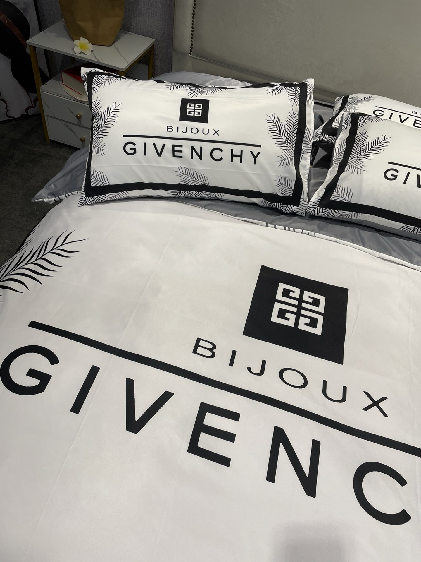 「#2256」Bedding-GIVENCHY four-piece set