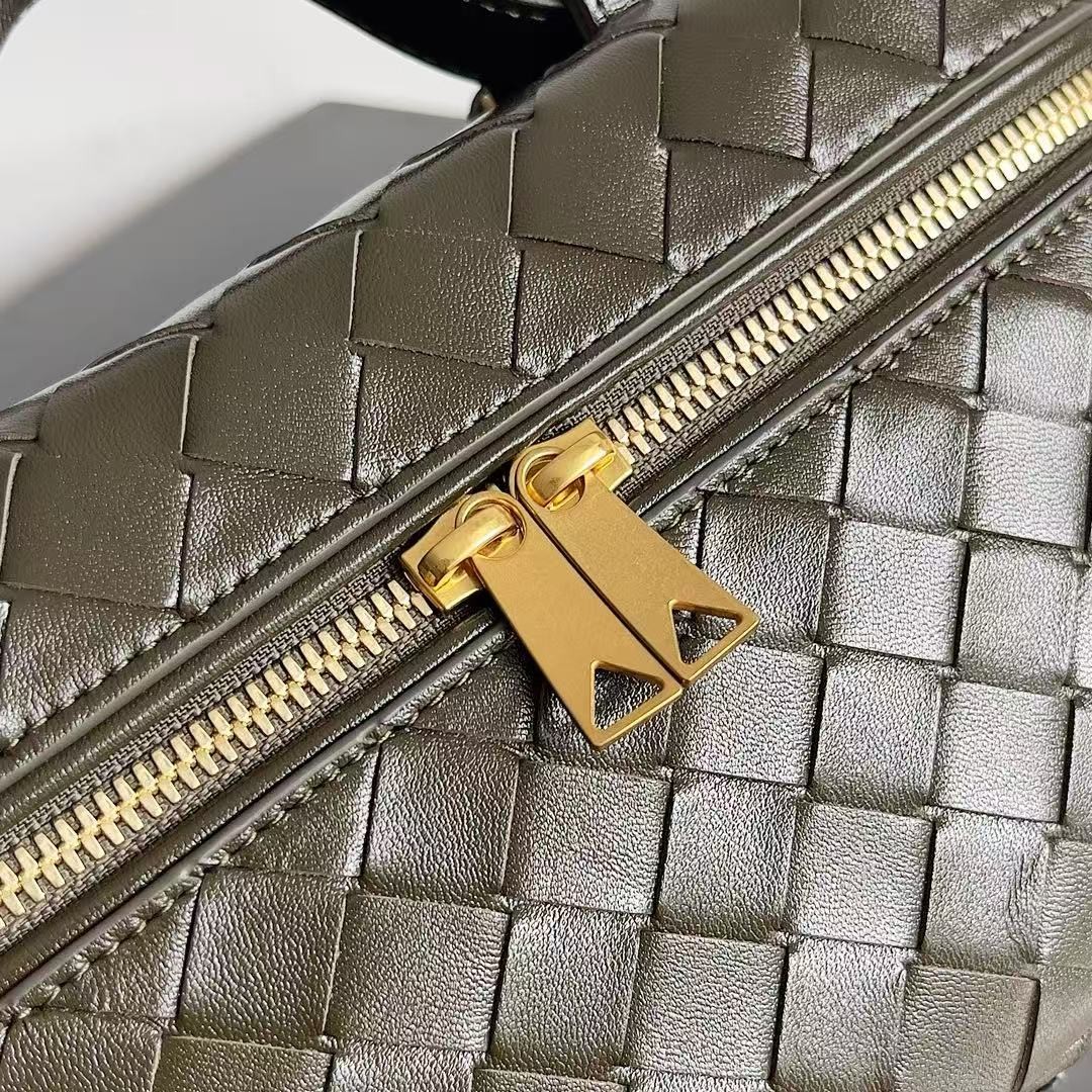 「#3861」BOTTECA VENETA uses exquisite craftsmanship intreccio weaving imported sheepskin leather Crossbody t