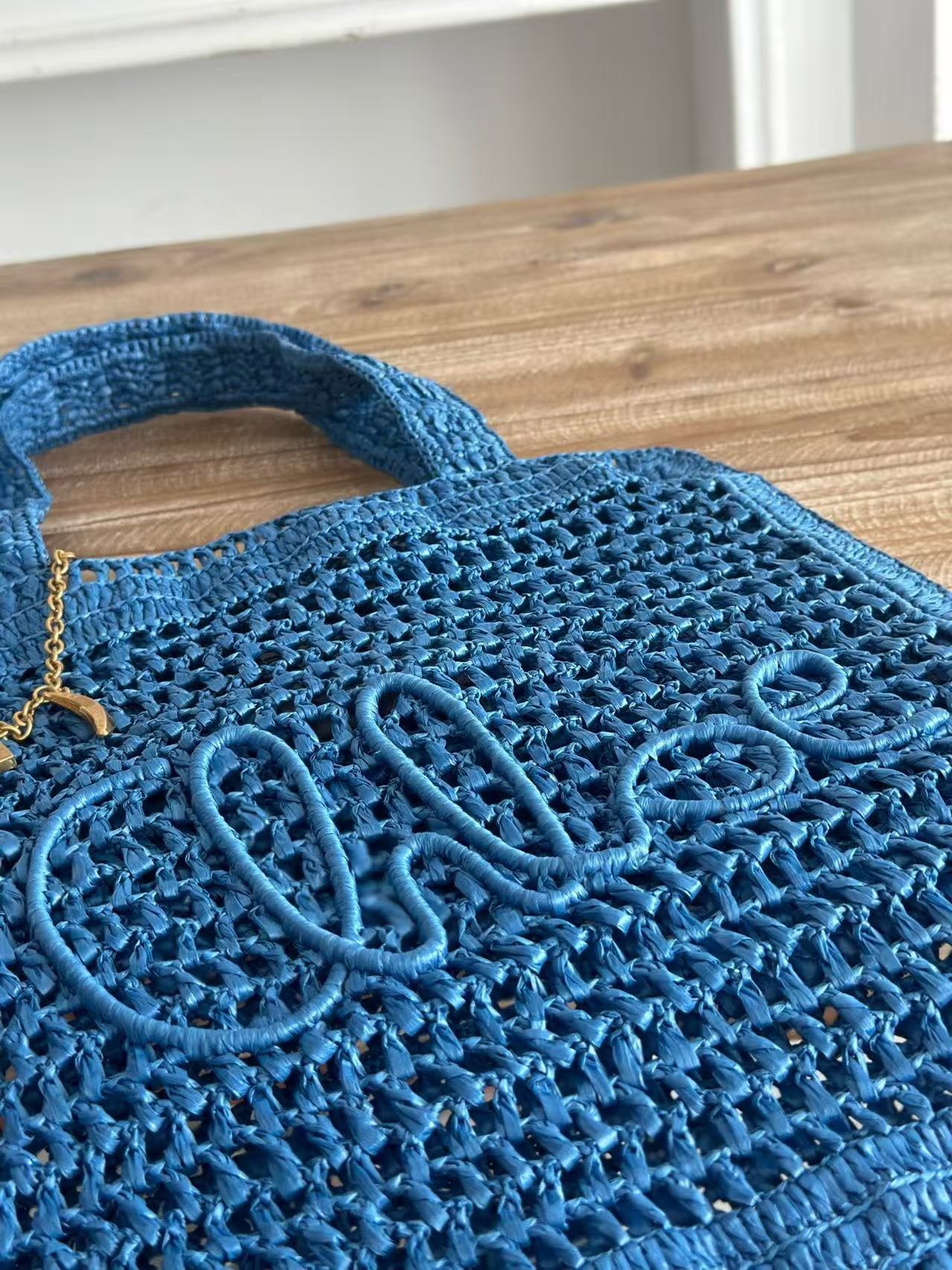 「#3657」chloe spring and summer new SUMMER BANANA dopamine color blue pure handmade straw woven bag Size: 33