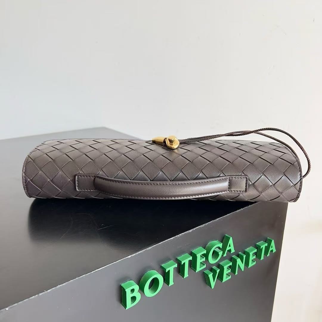 「#3847」BOTTECA VENETA uses exquisite craftsmanship intreccio woven imported sheepskin evening clutch bag Si