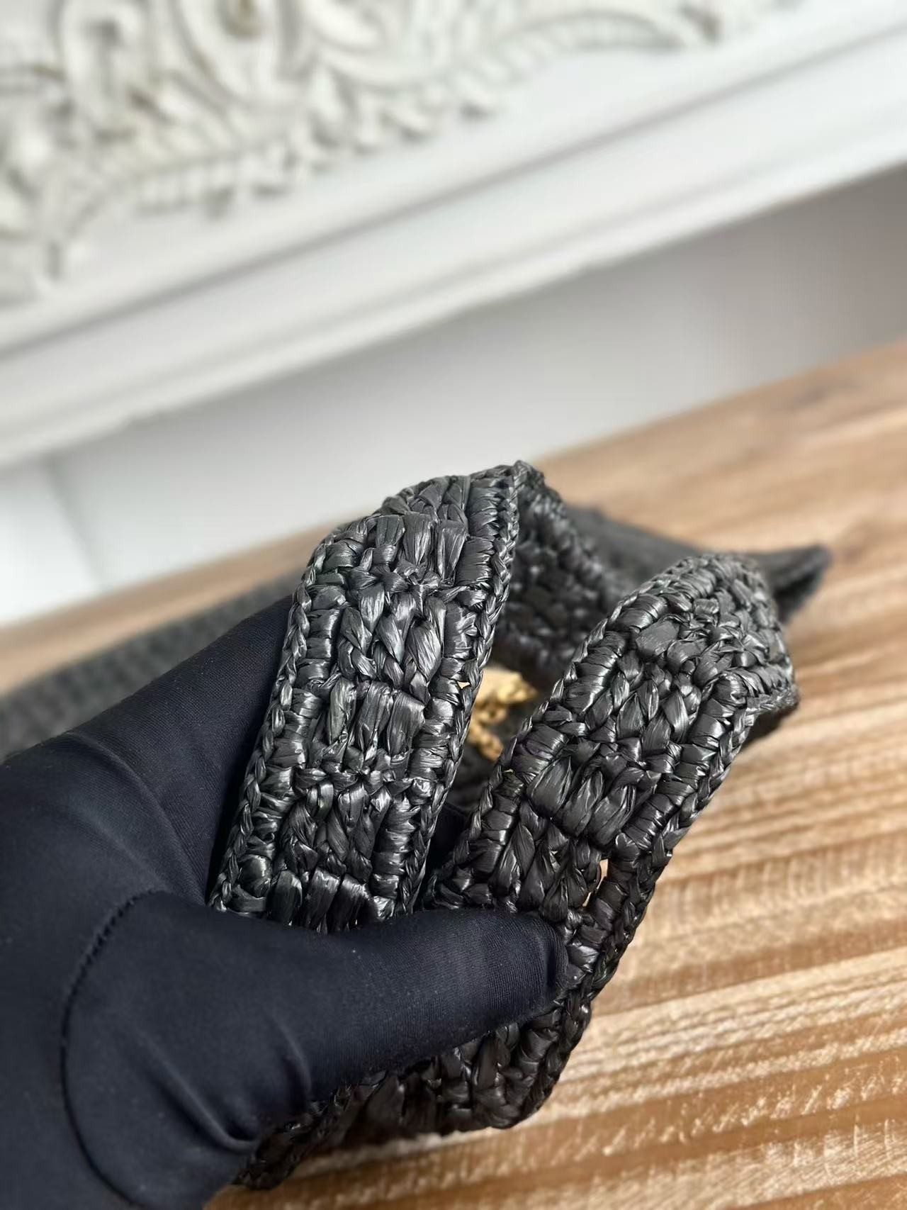 「#3658」chloe spring and summer new SUMMER BANANA dopamine color black pure handmade straw woven bag Size: 3