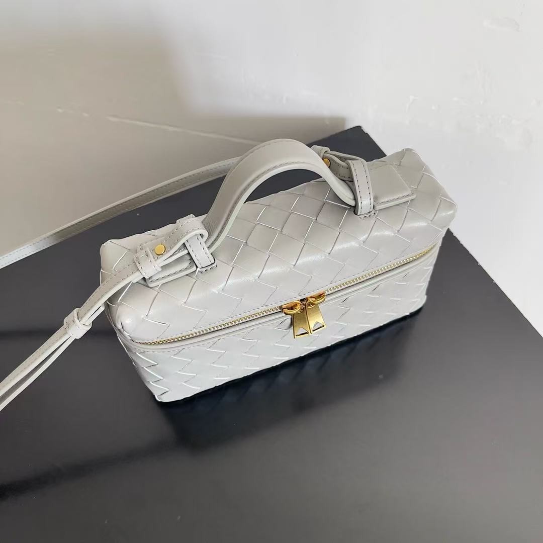 「#3865」BOTTECA VENETA uses exquisite craftsmanship intreccio weaving imported sheepskin leather Crossbody t