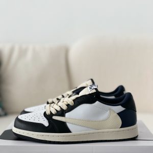「#574」Travis Scott × Nike  Dunk SB Low Sneakers