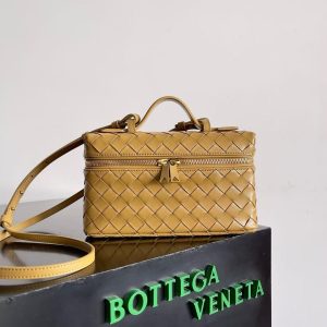「#3854」BOTTECA VENETA uses exquisite craftsmanship intreccio weaving imported sheepskin leather Crossbody t