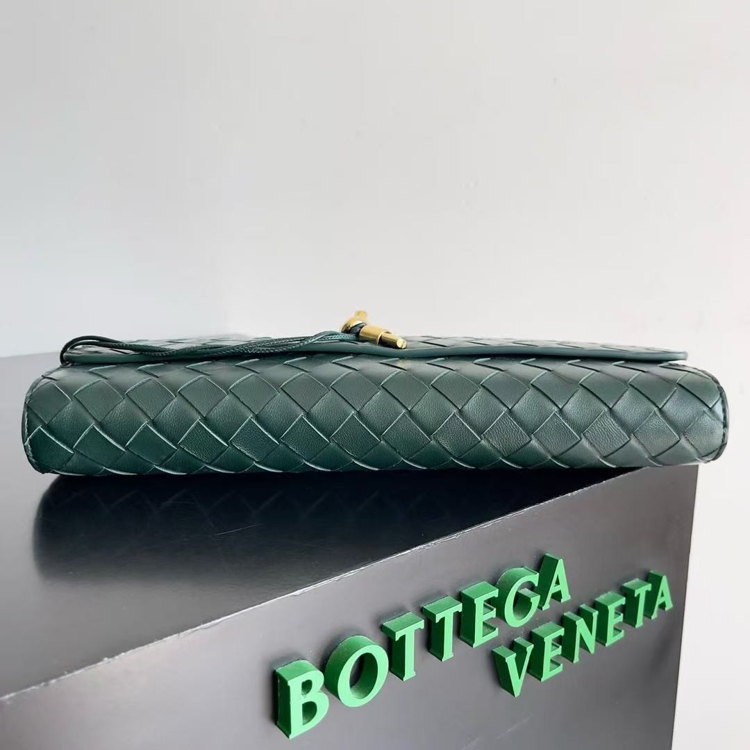 「#3848」BOTTECA VENETA uses exquisite craftsmanship intreccio woven imported sheepskin evening clutch bag Si